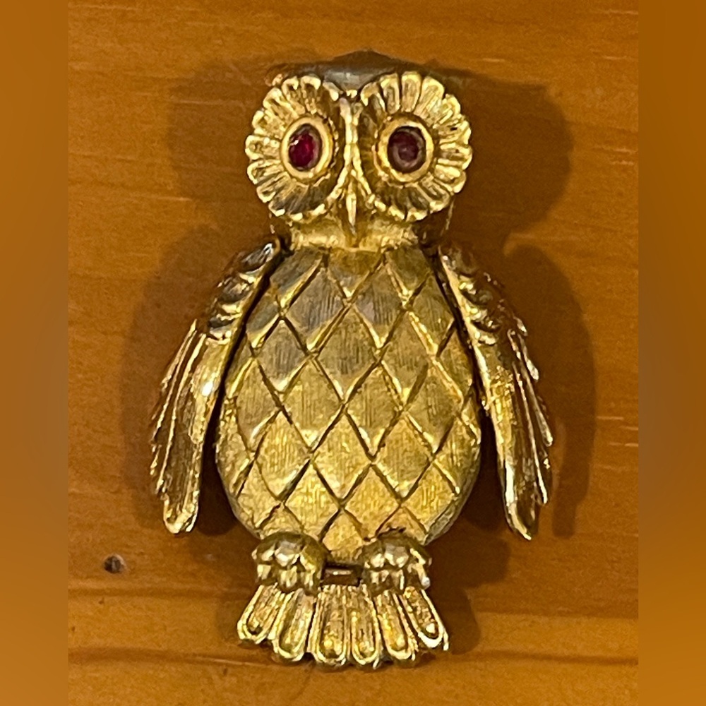 Vintage Gold Tone Vonda Owl Solid Perfume Brooch or Pendant